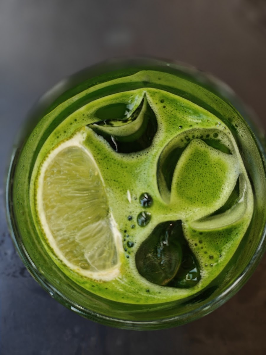 Iced matcha with lime